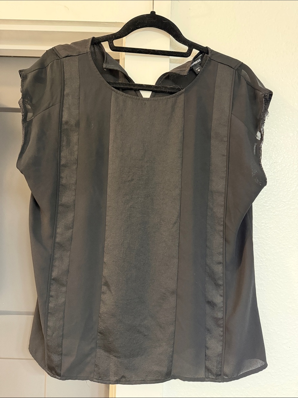 Lot of 4 Black Women's Tops - Classic Work & Casual Styles - Picture 4 of 9